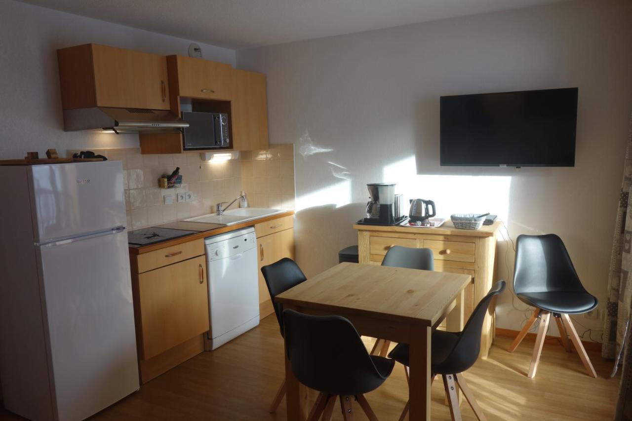 Skis Aux Pieds Dans Un Appartement Cosy Au Coeur Du Queyras Molines en Queyras Bagian luar foto