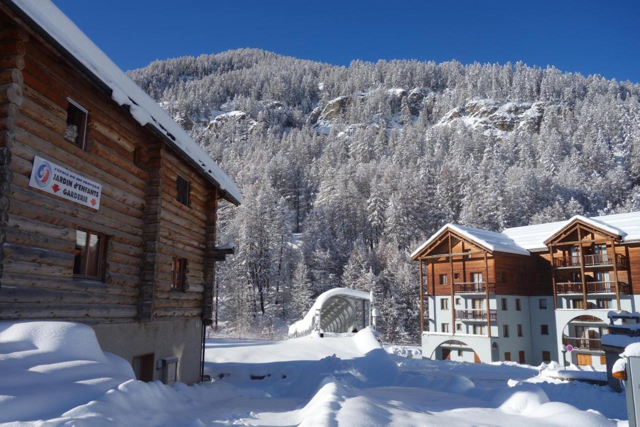 Skis Aux Pieds Dans Un Appartement Cosy Au Coeur Du Queyras Molines en Queyras Bagian luar foto