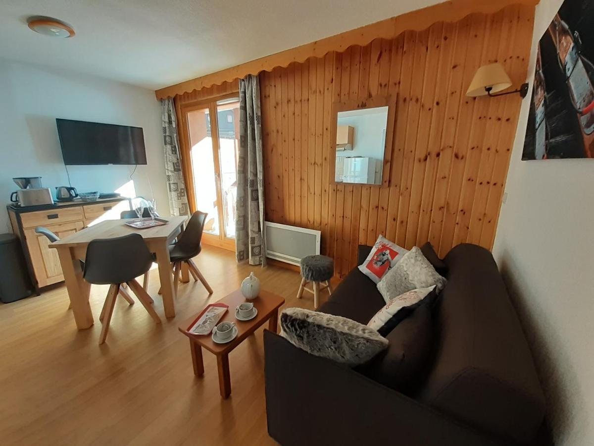 Skis Aux Pieds Dans Un Appartement Cosy Au Coeur Du Queyras Molines en Queyras Bagian luar foto